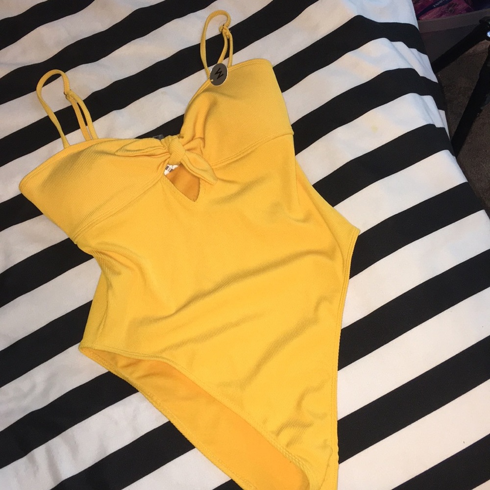 yellow one piece☀️